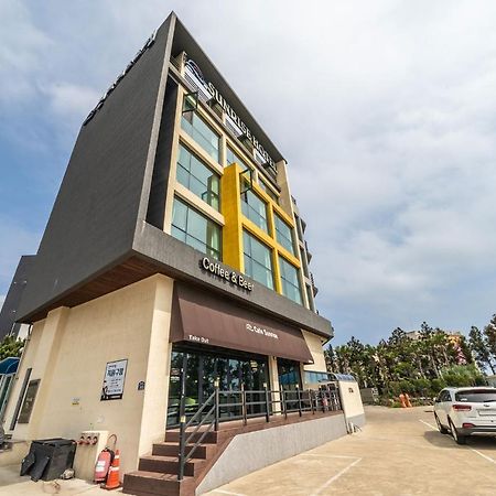 Sunrise Hotel Jungmun Branch Сеогвипо Екстериор снимка