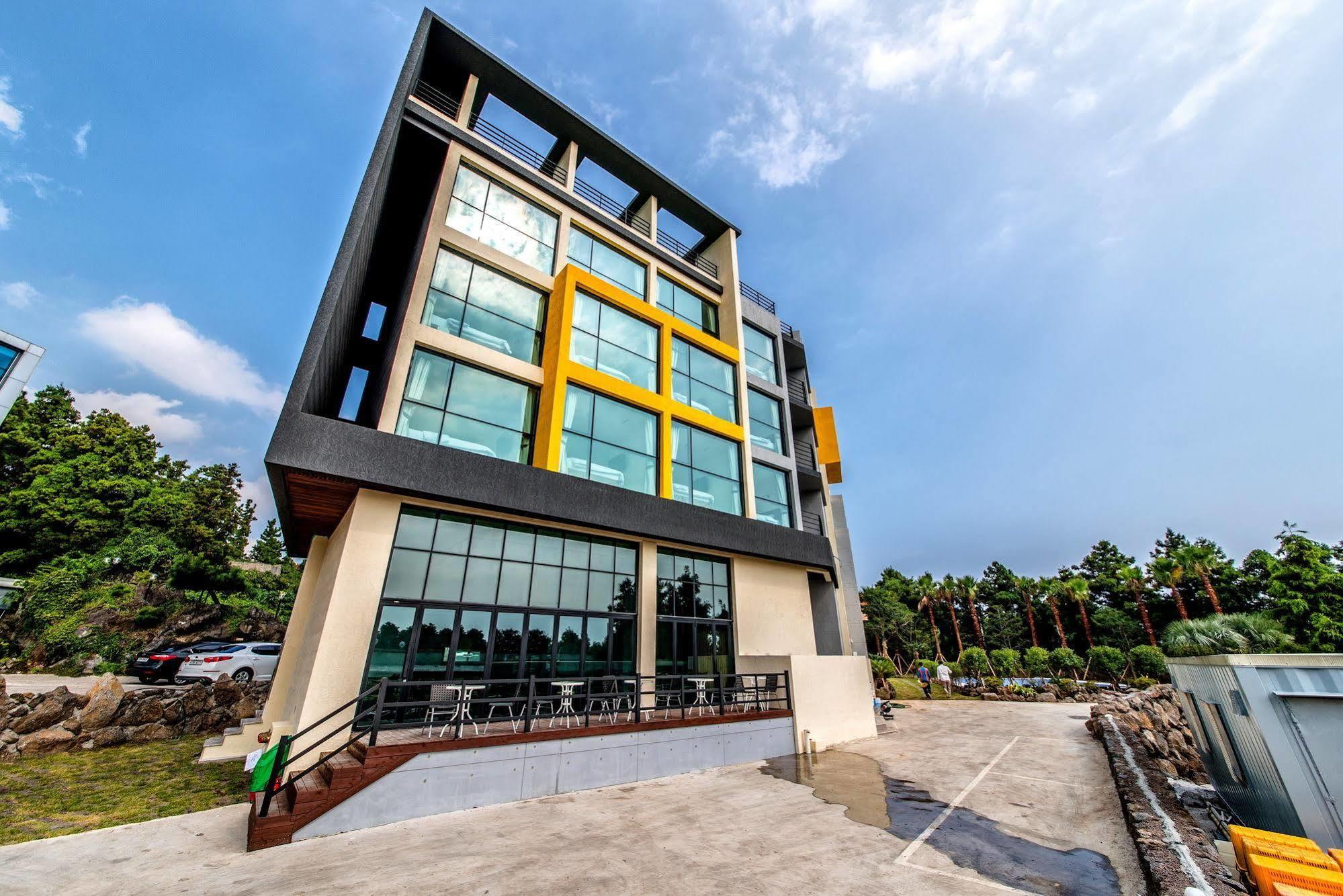 Sunrise Hotel Jungmun Branch Сеогвипо Екстериор снимка