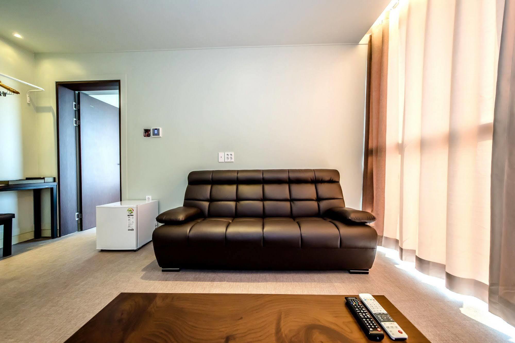 Sunrise Hotel Jungmun Branch Сеогвипо Екстериор снимка