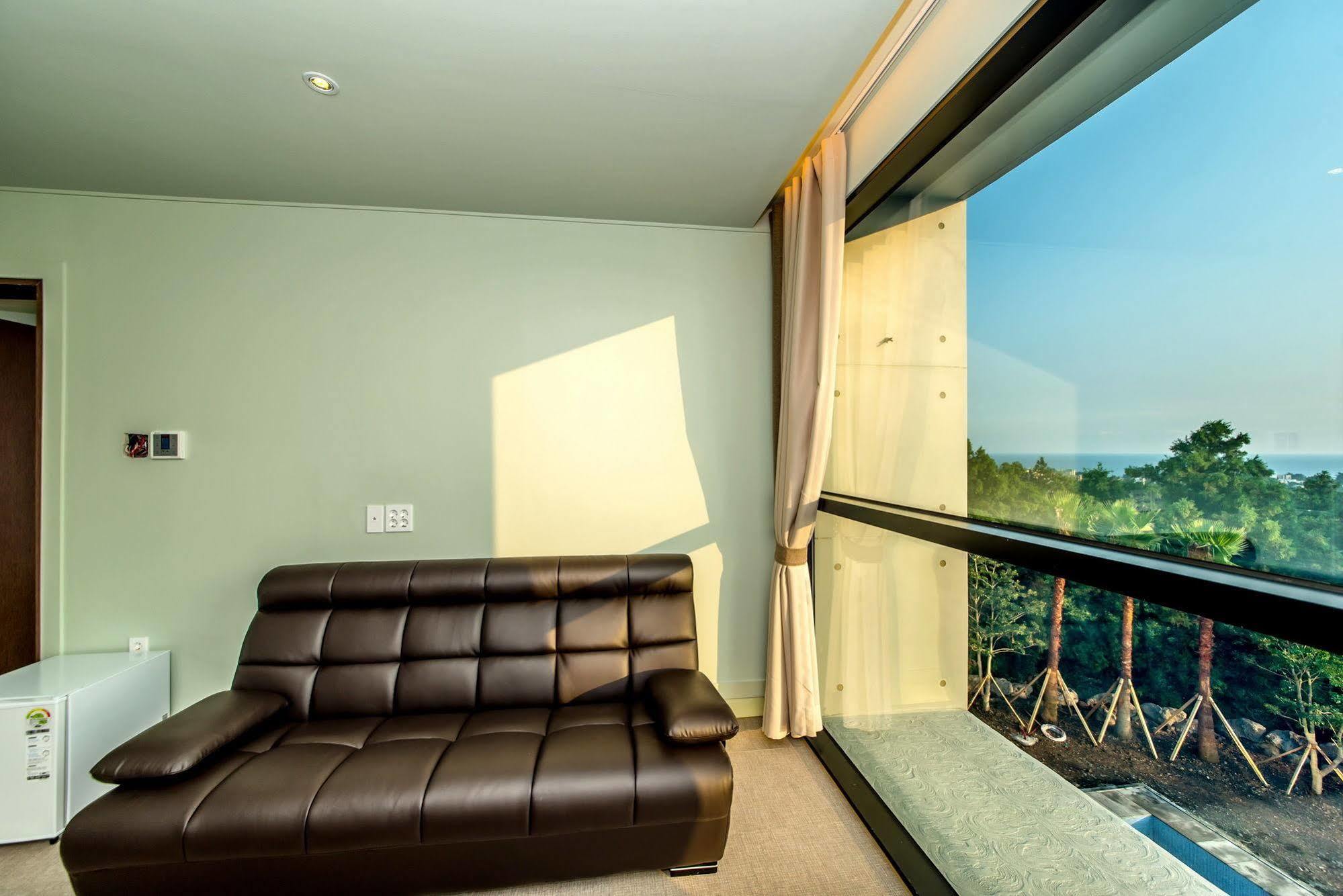 Sunrise Hotel Jungmun Branch Сеогвипо Екстериор снимка