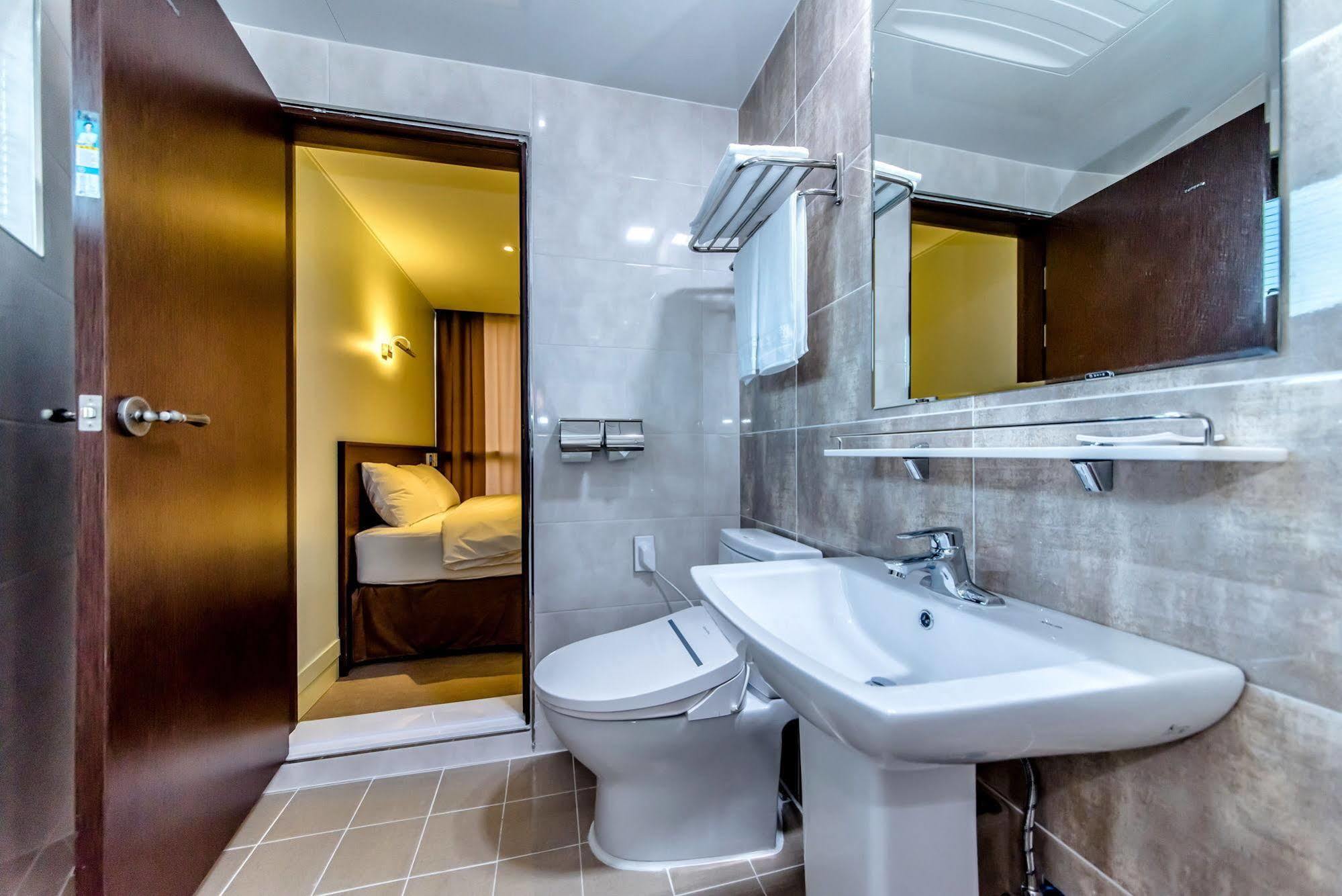 Sunrise Hotel Jungmun Branch Сеогвипо Екстериор снимка