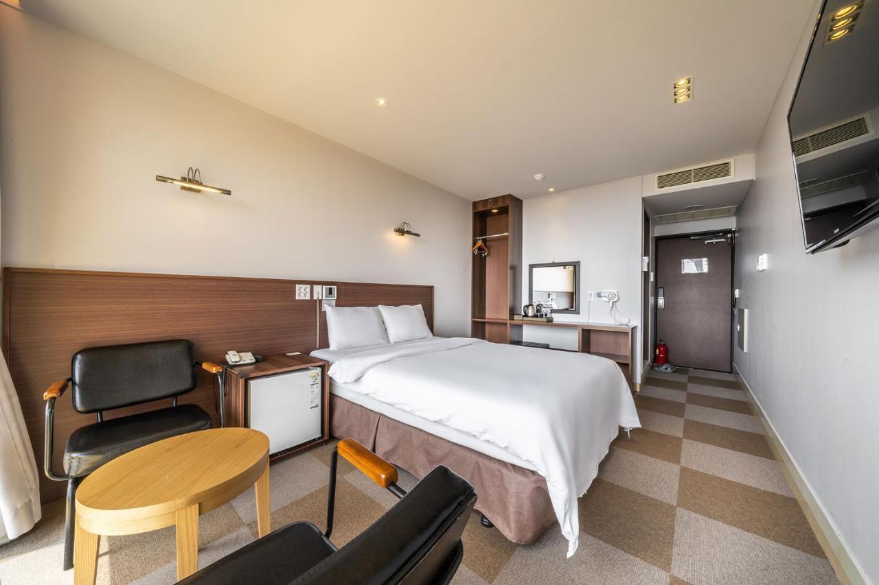 Sunrise Hotel Jungmun Branch Сеогвипо Екстериор снимка